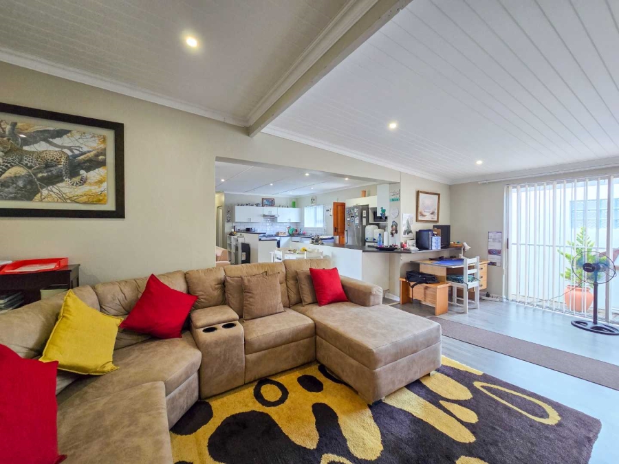 3 Bedroom Property for Sale in Stilbaai Wes Western Cape